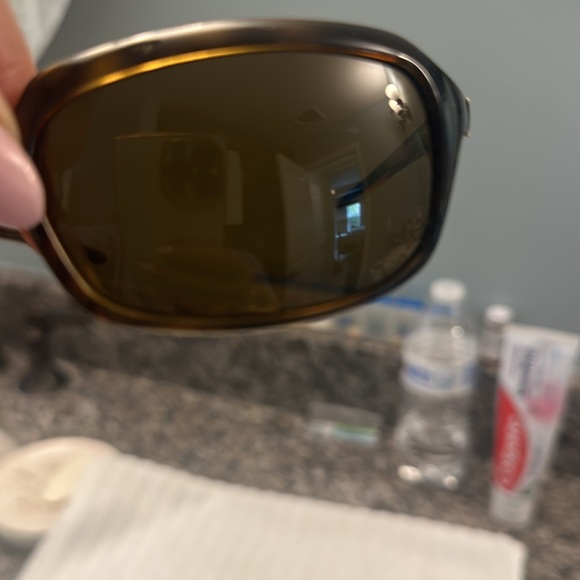 Dolce Cabanna sunglasses brown, very pretty sunflowers on lens - Picture 4 of 4